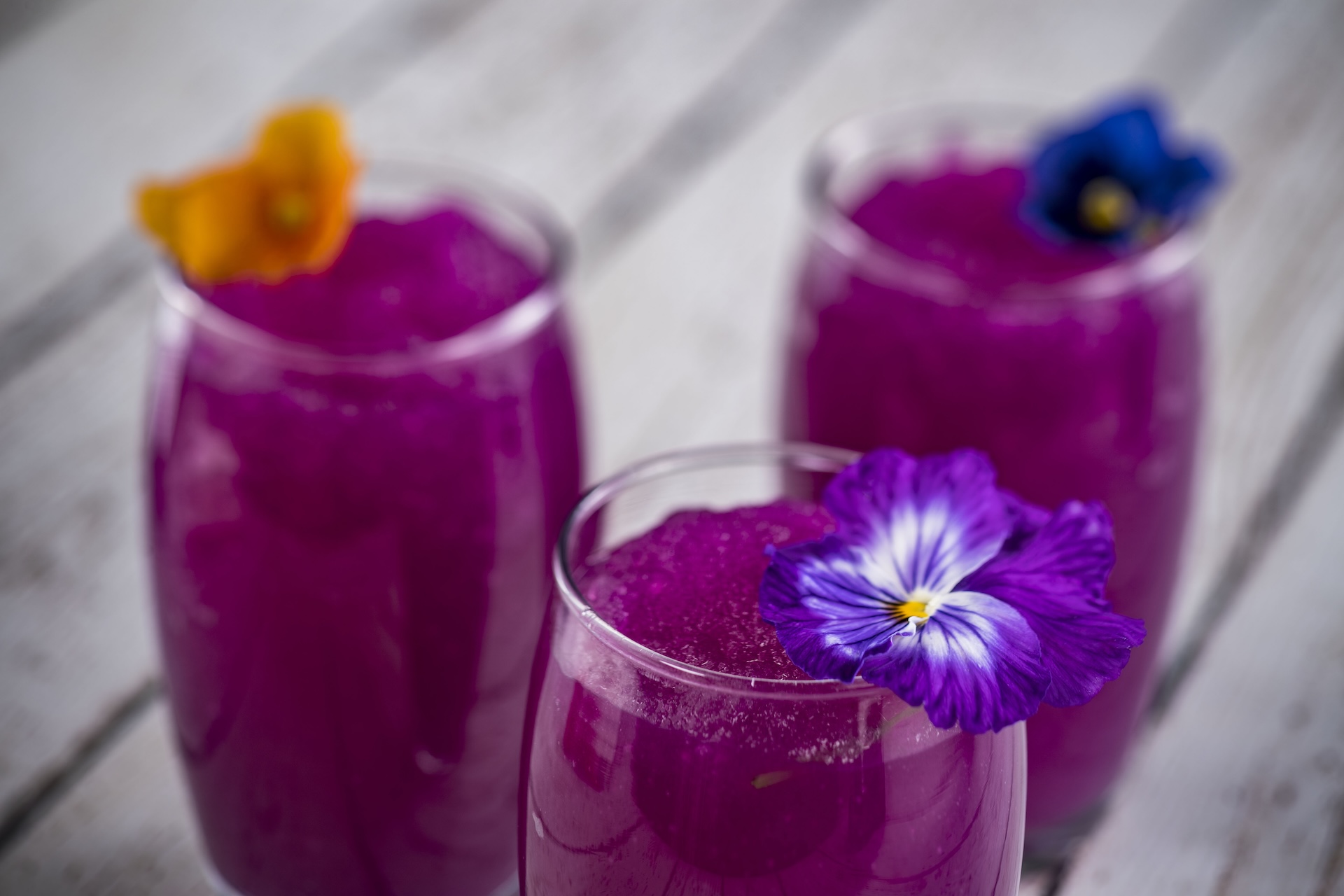 Frozen Dessert Violet Lemonade: Minute Maid Premium Lemonade with desert pear and violet syrups (Non-alcoholic)