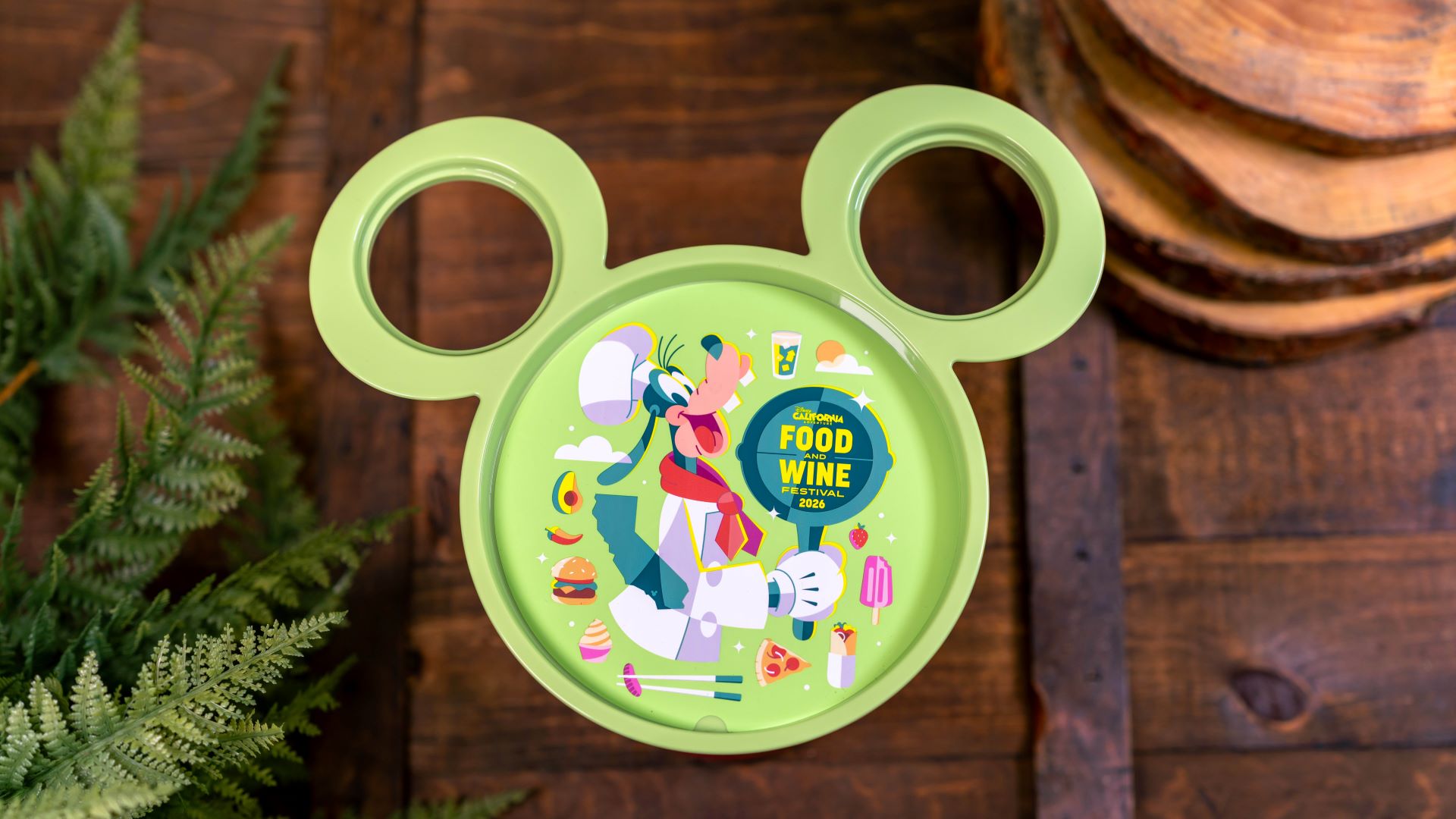 Green plate featuring Goofy at the Disney California Adventure Food and Wine Festival.