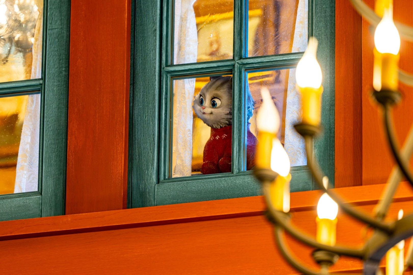 Cat in World of Frozen at Disneyland Paris