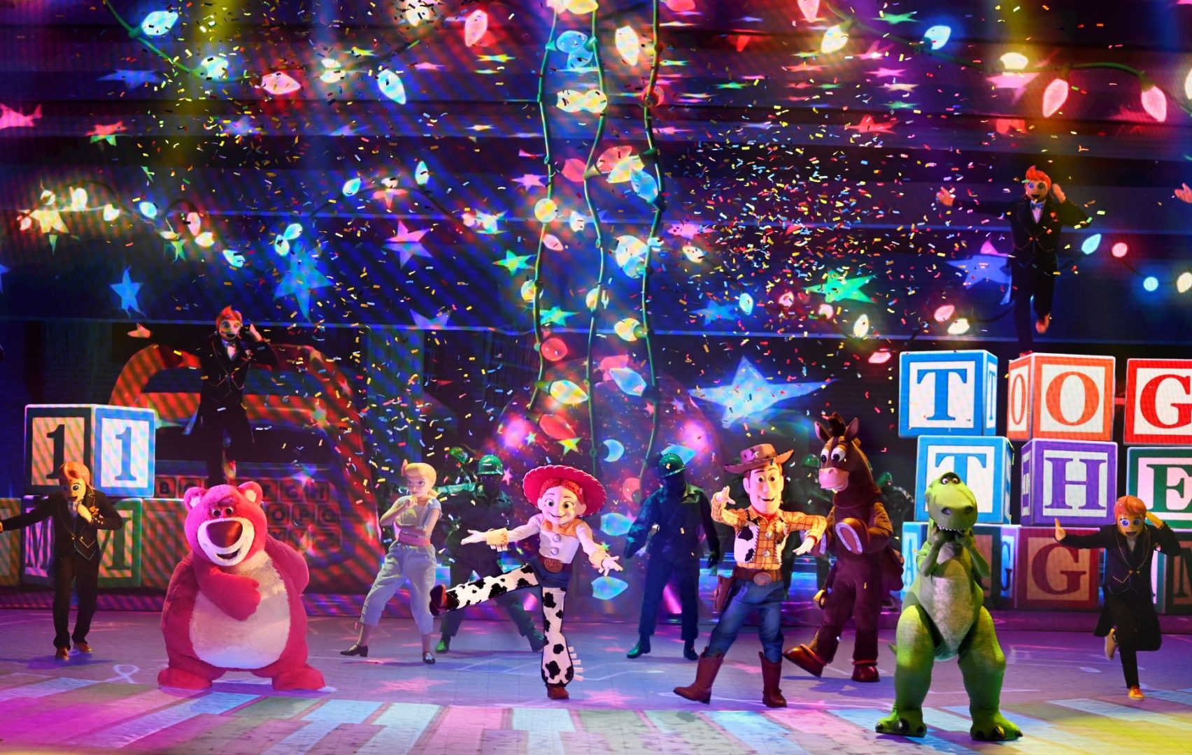 TOGETHER-A-Pixar-Musical-Adventure-at-Disneyland-Paris