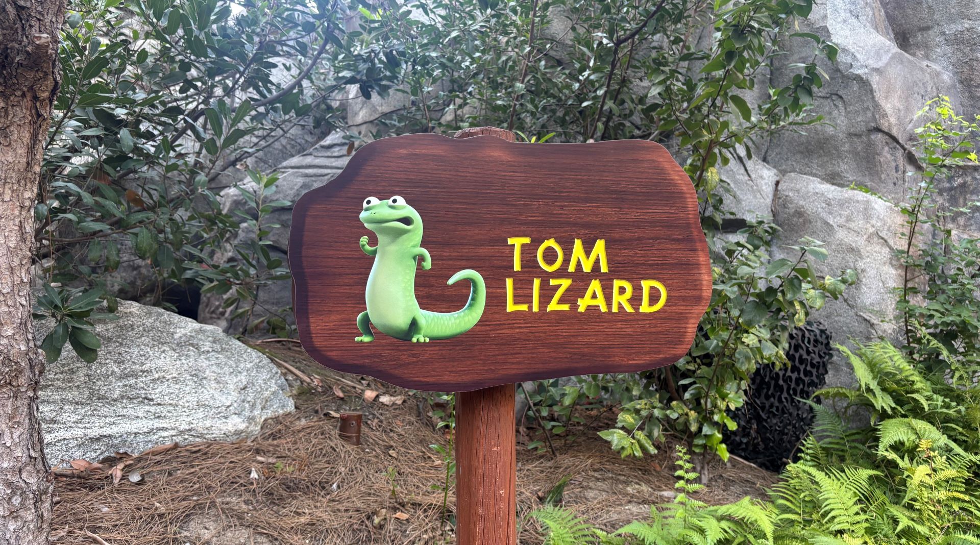 Tom Lizard - Hoppers at California Adventure