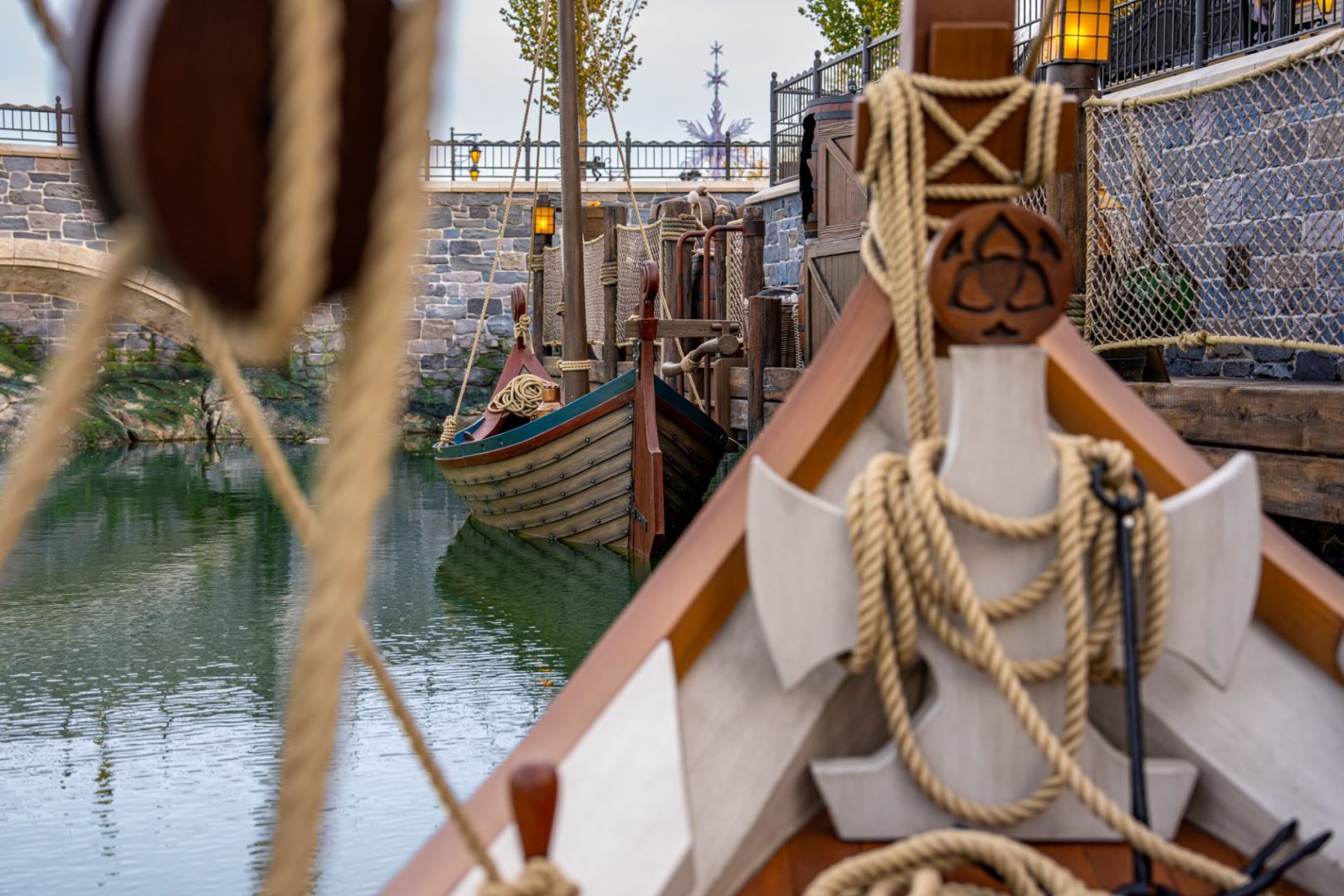 World of Frozen Boats