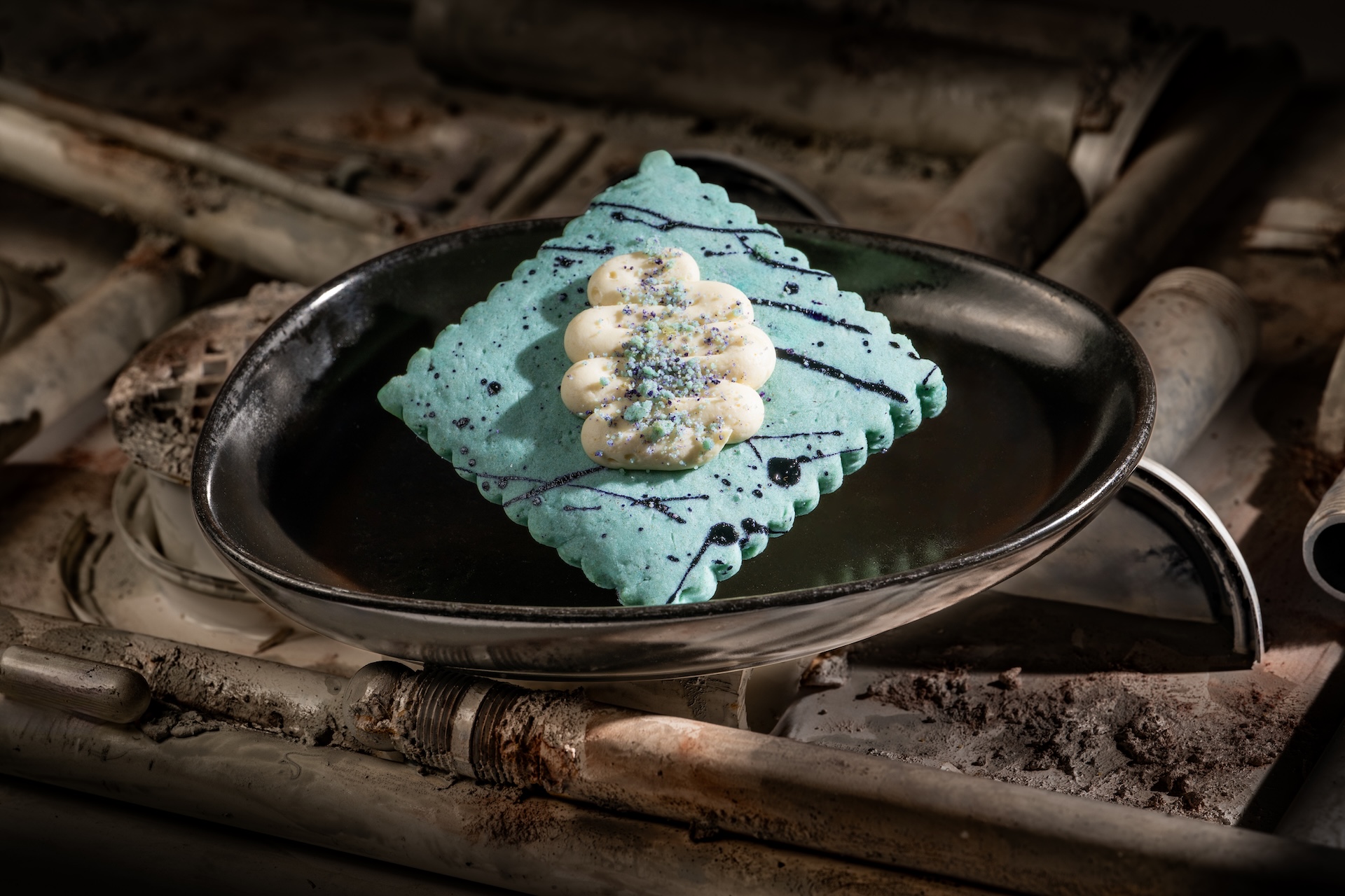 Kerkoiden Blue Cake: Spiced Vanilla Shortbread with Ginger Cream Cheese Icing (New)