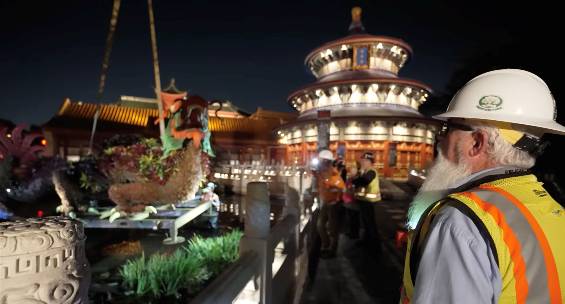 Gary overseeing the installation of the dragon topiary in the China pavilion