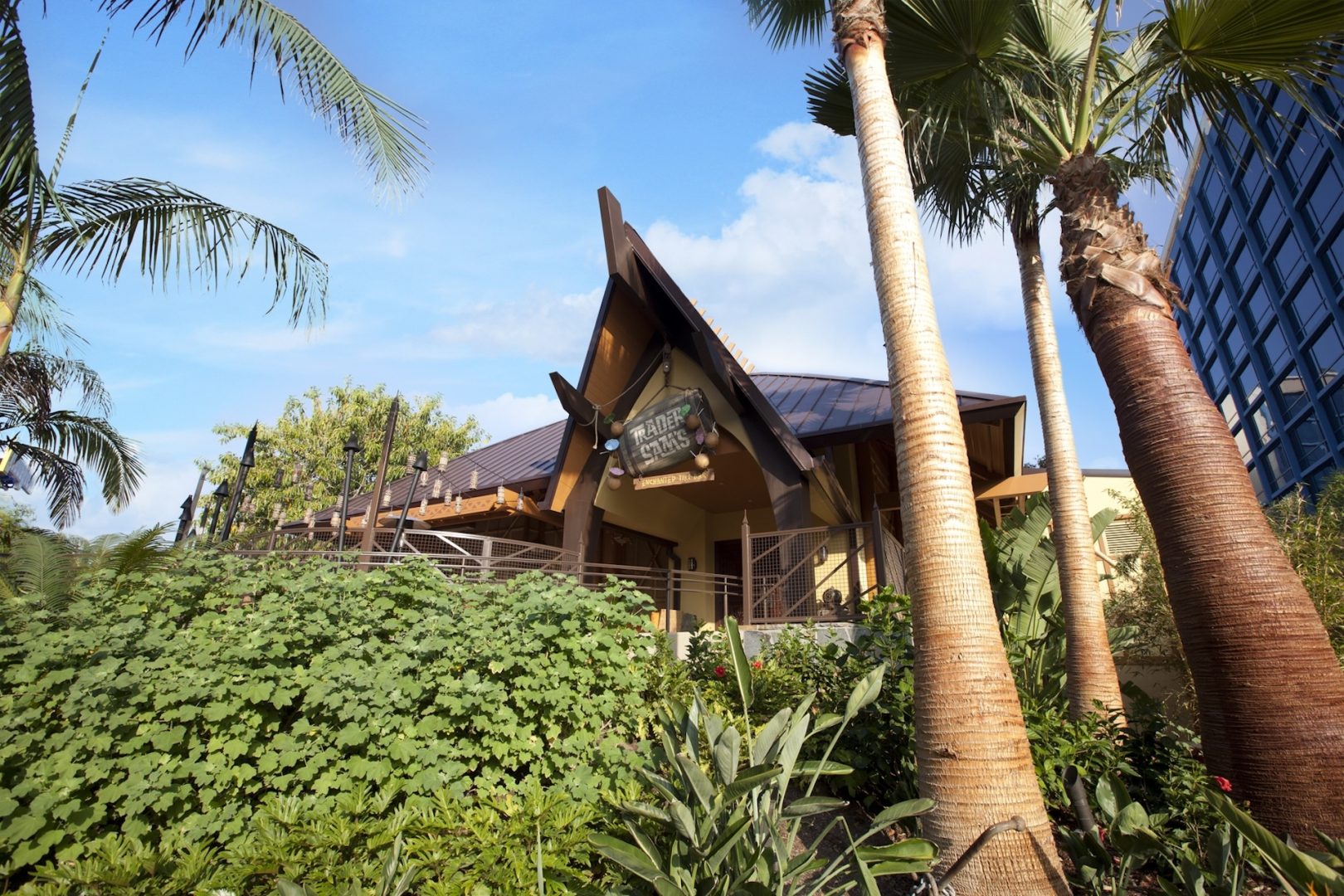 Trader Sam's Enchanted Tiki Bar Disneyland Hotel Exterior
