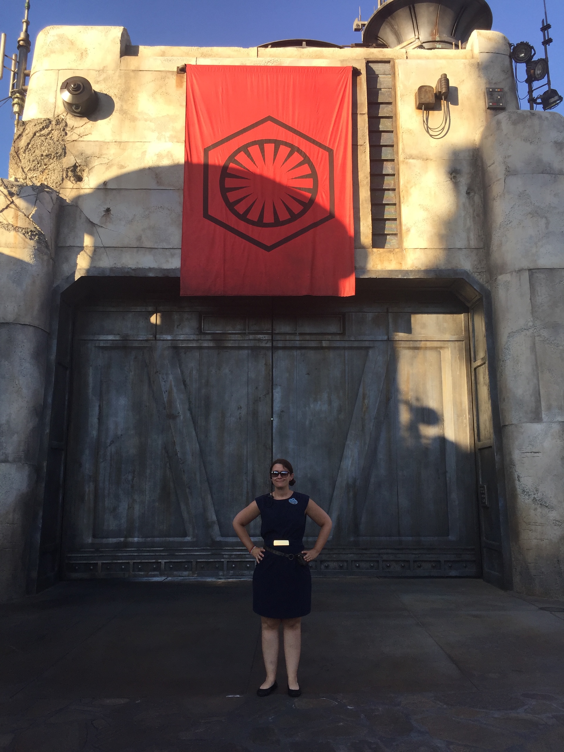 Disneyland Cast Member Celebrates &lsquo;The Mandalorian & Grogu&rsquo; at Red Carpet Premiere