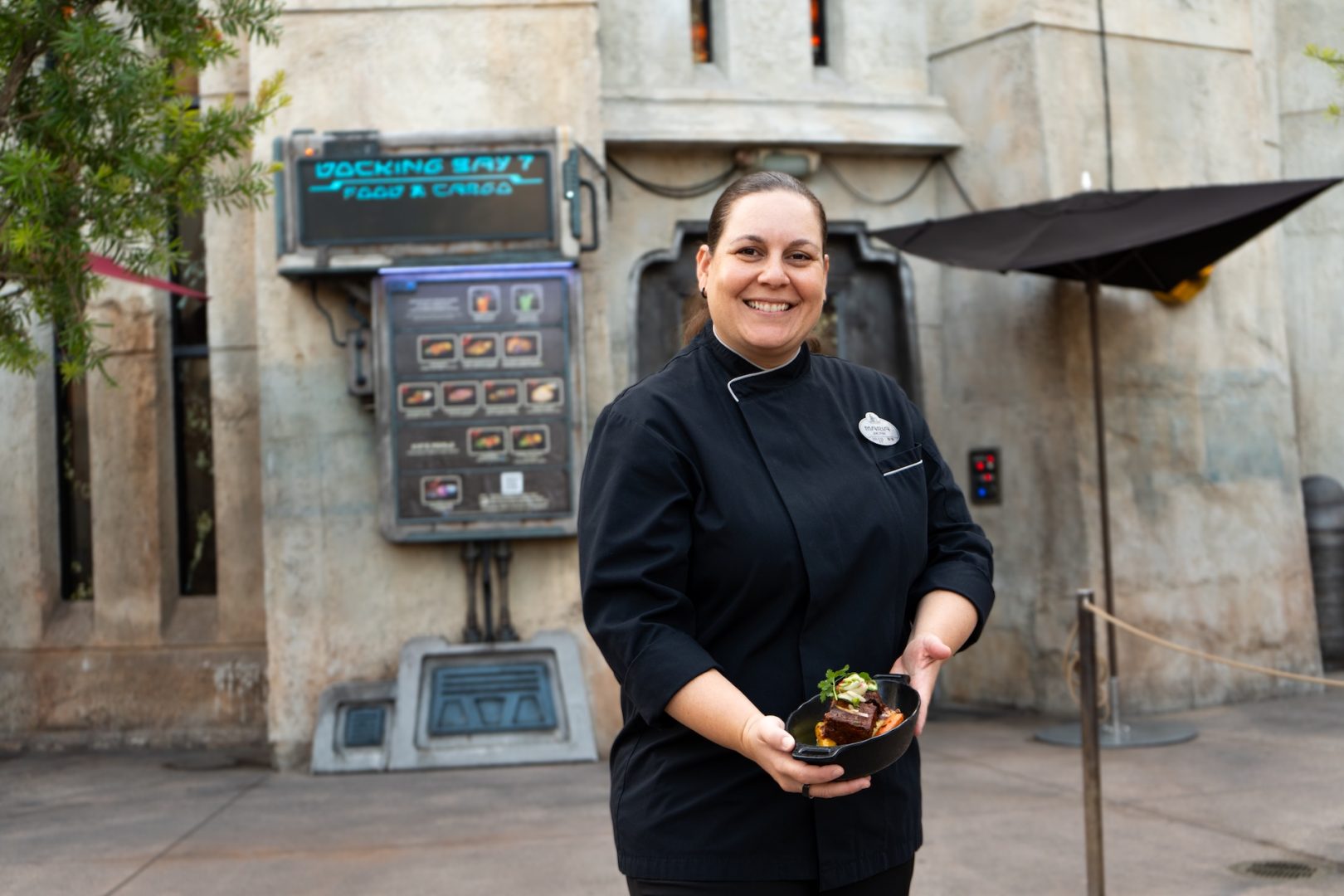 Behind the Bites of Batuu: How Disney Chefs Bring Star Wars Storytelling to Life at Star Wars: Galaxy&rsquo;s Edge