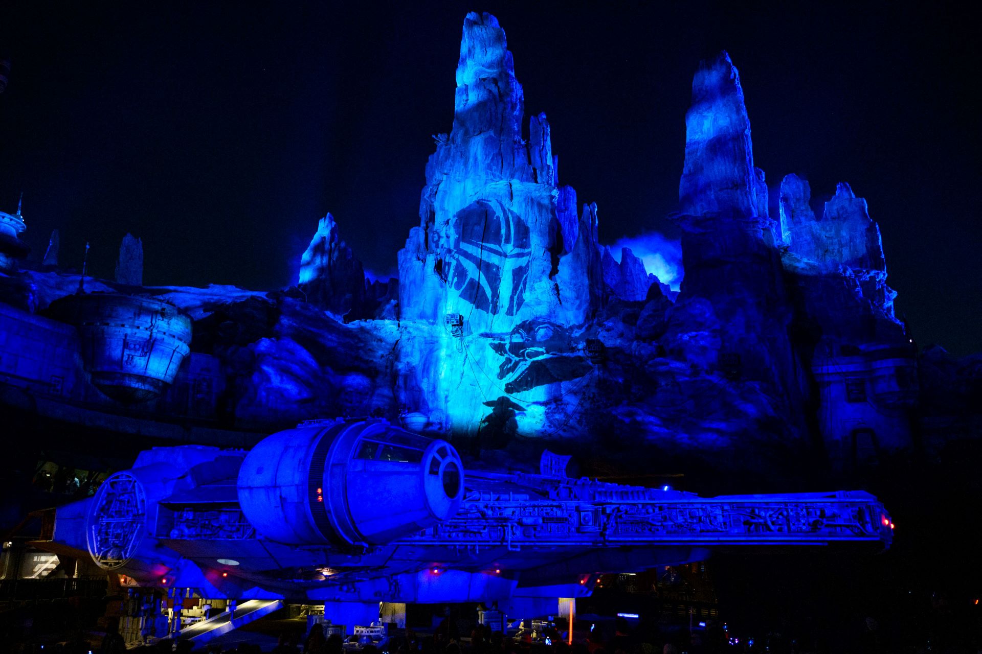Mandalorian and Grogu Disneyland