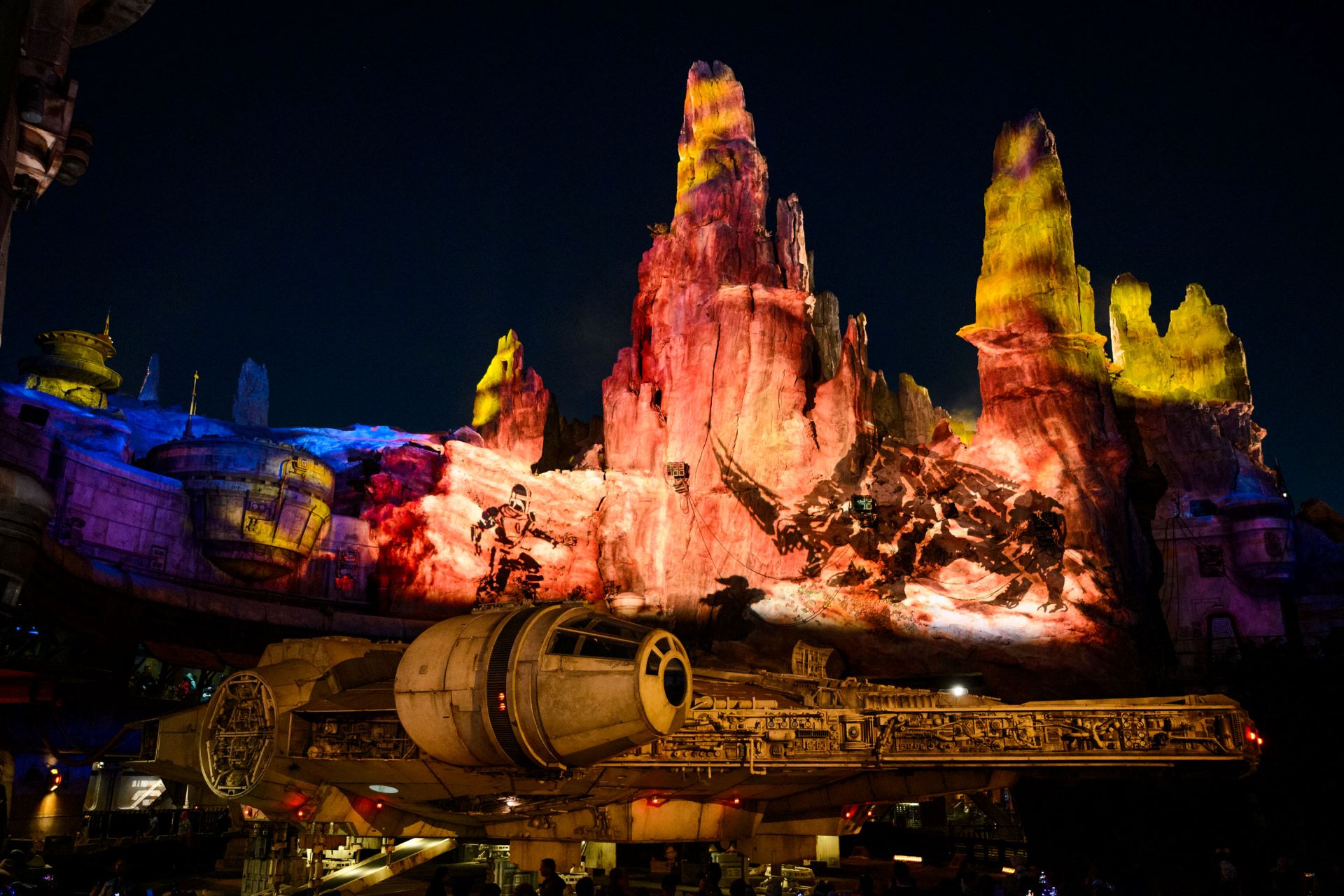 Mandalorian and Grogu - Disneyland
