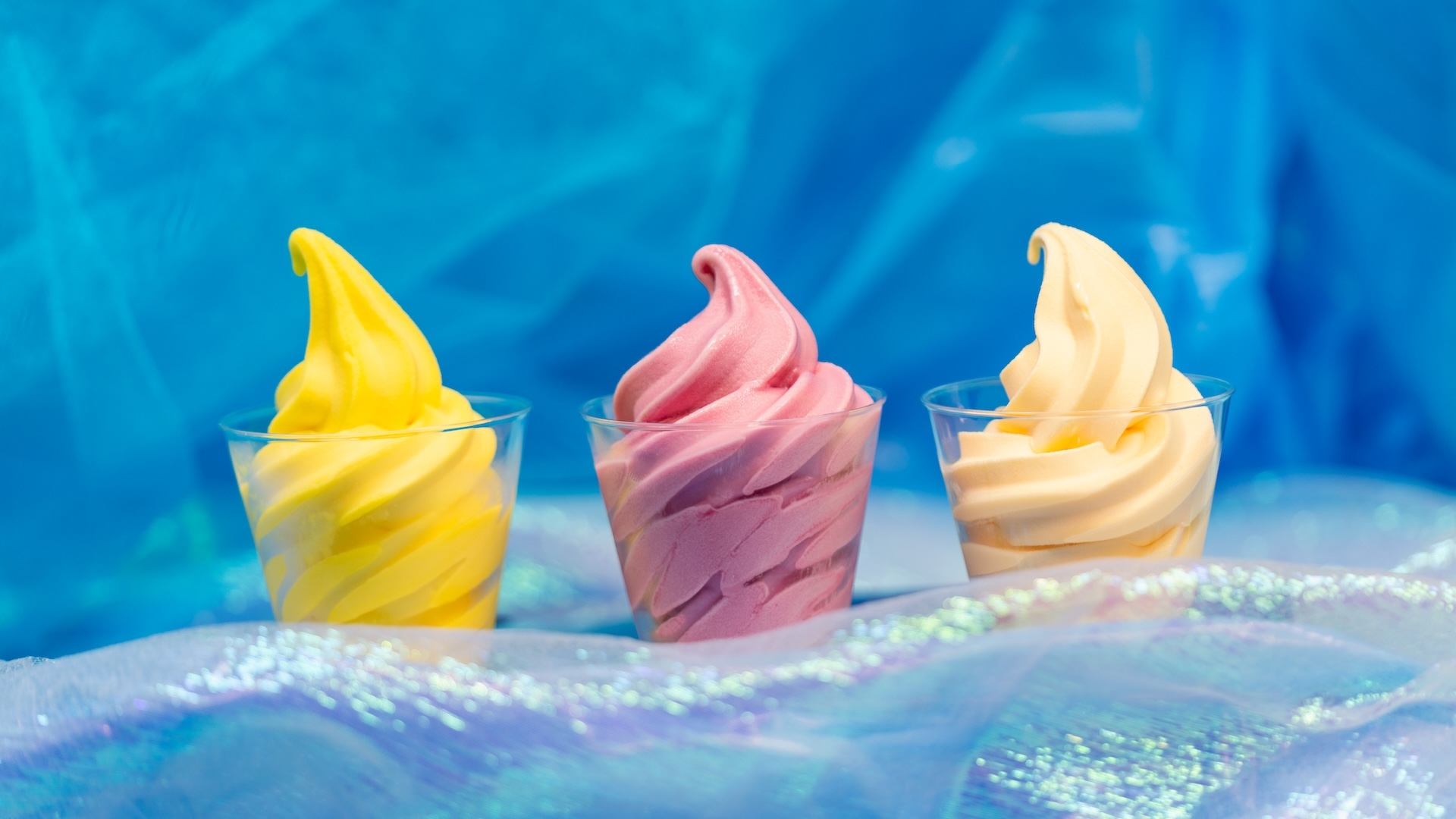 Disneyland Summer Cold Treats Adorable Snowman Flight