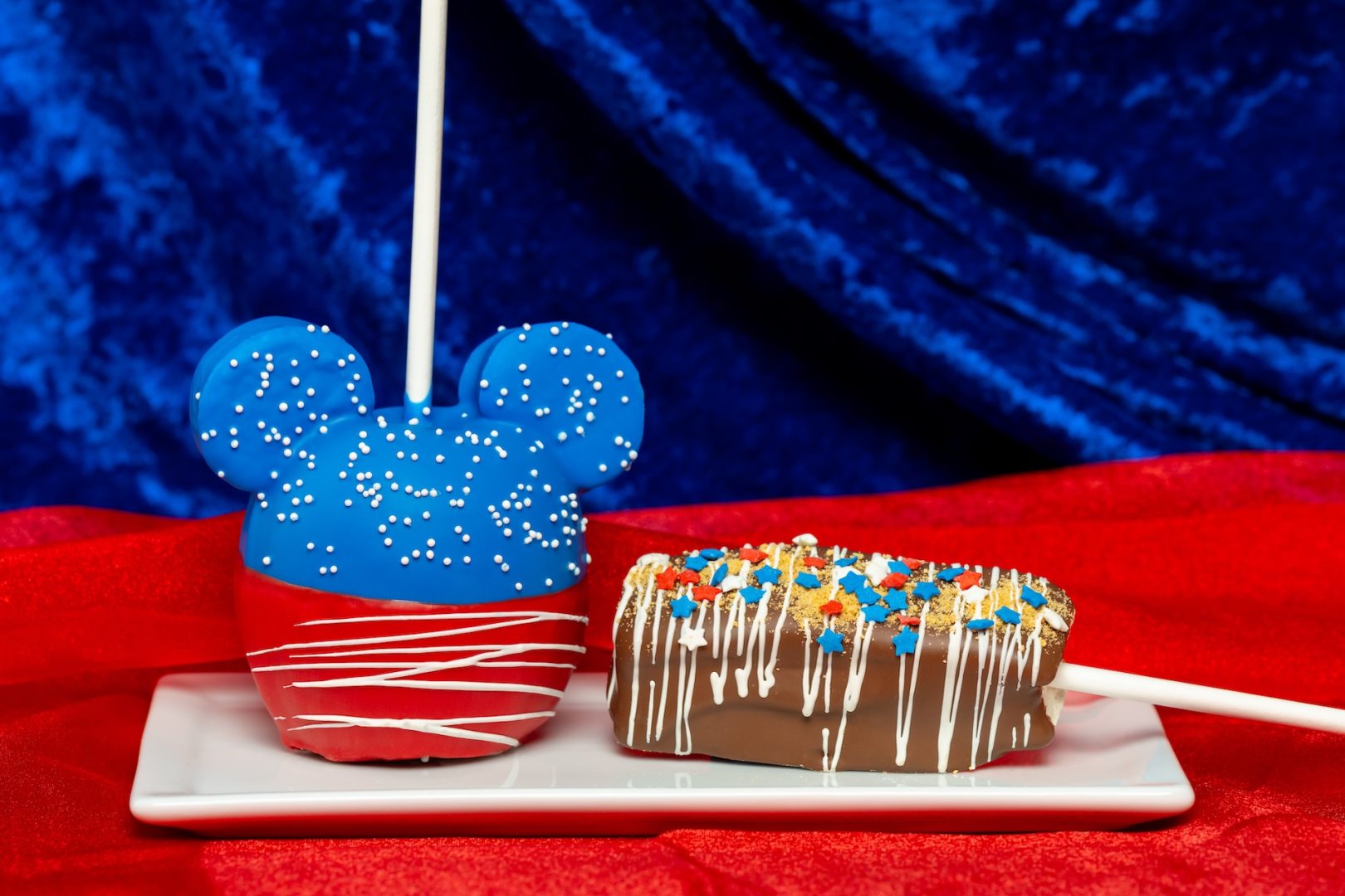 Disney Parks America 250 Foodie Guide Patriotic Mickey Caramel Apple (Currently available) (New)