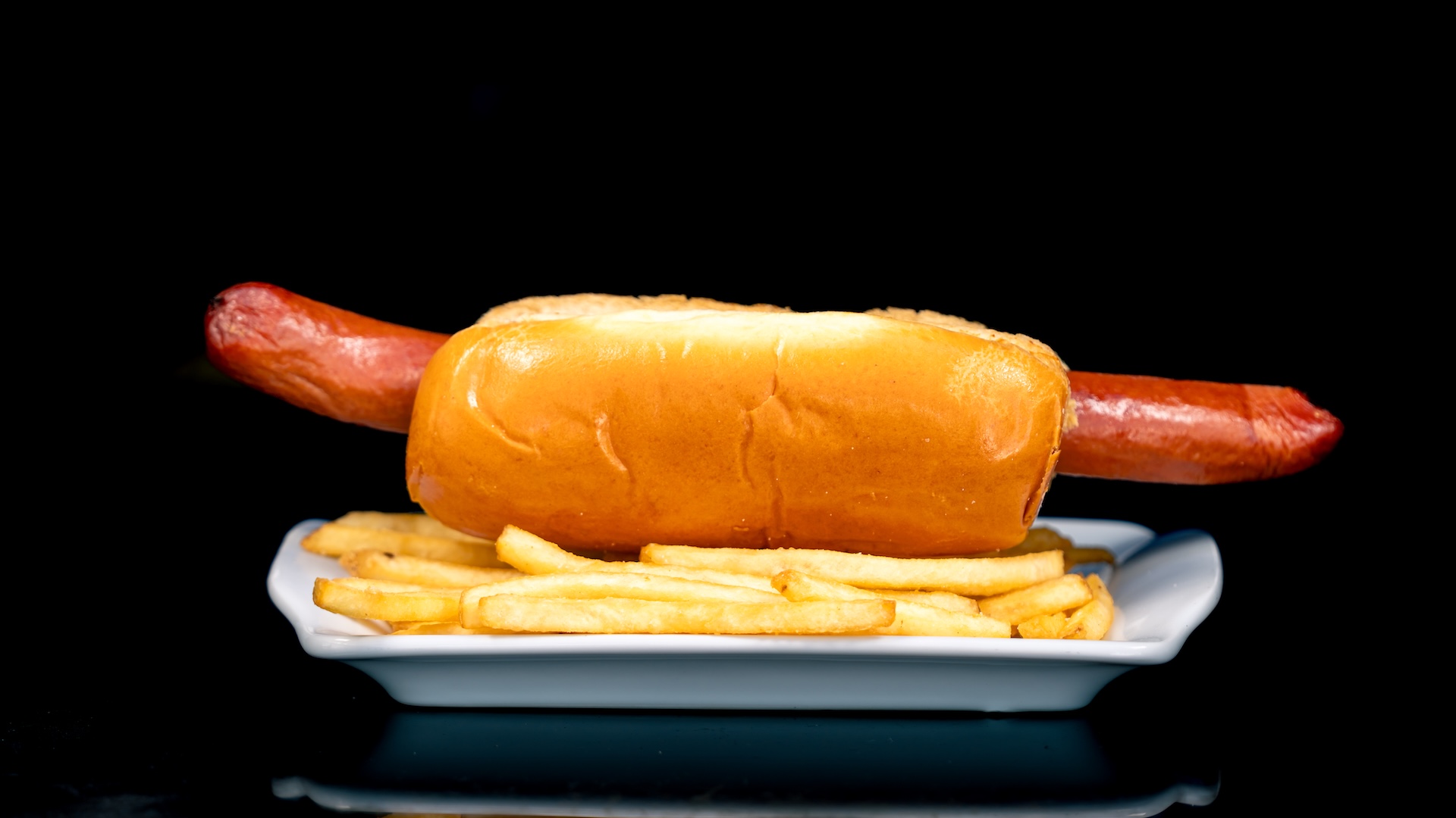 Disney Parks America 250 Foodie Guide The Daisy Dog