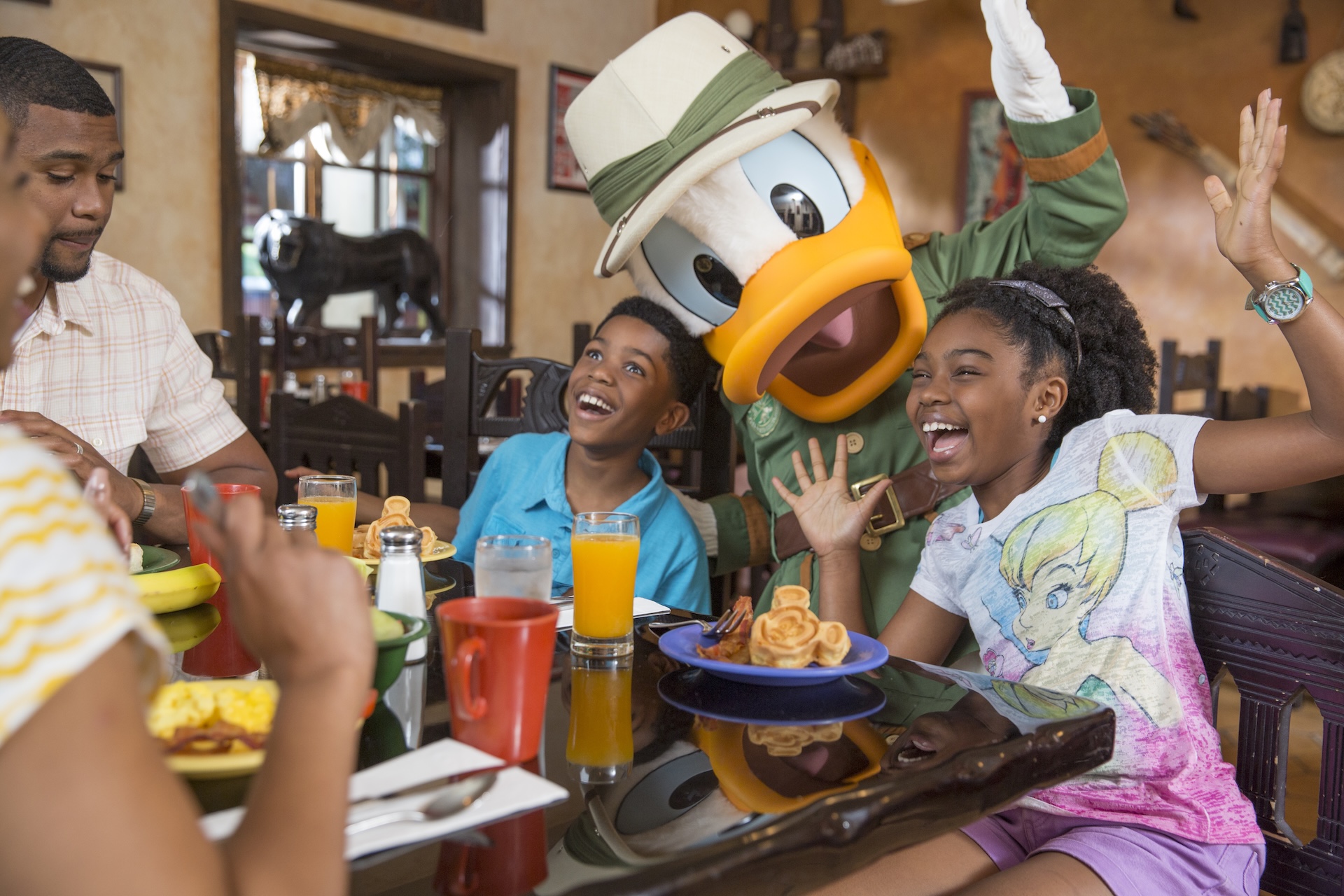 Walt Disney World Dining Plan Donald and Family