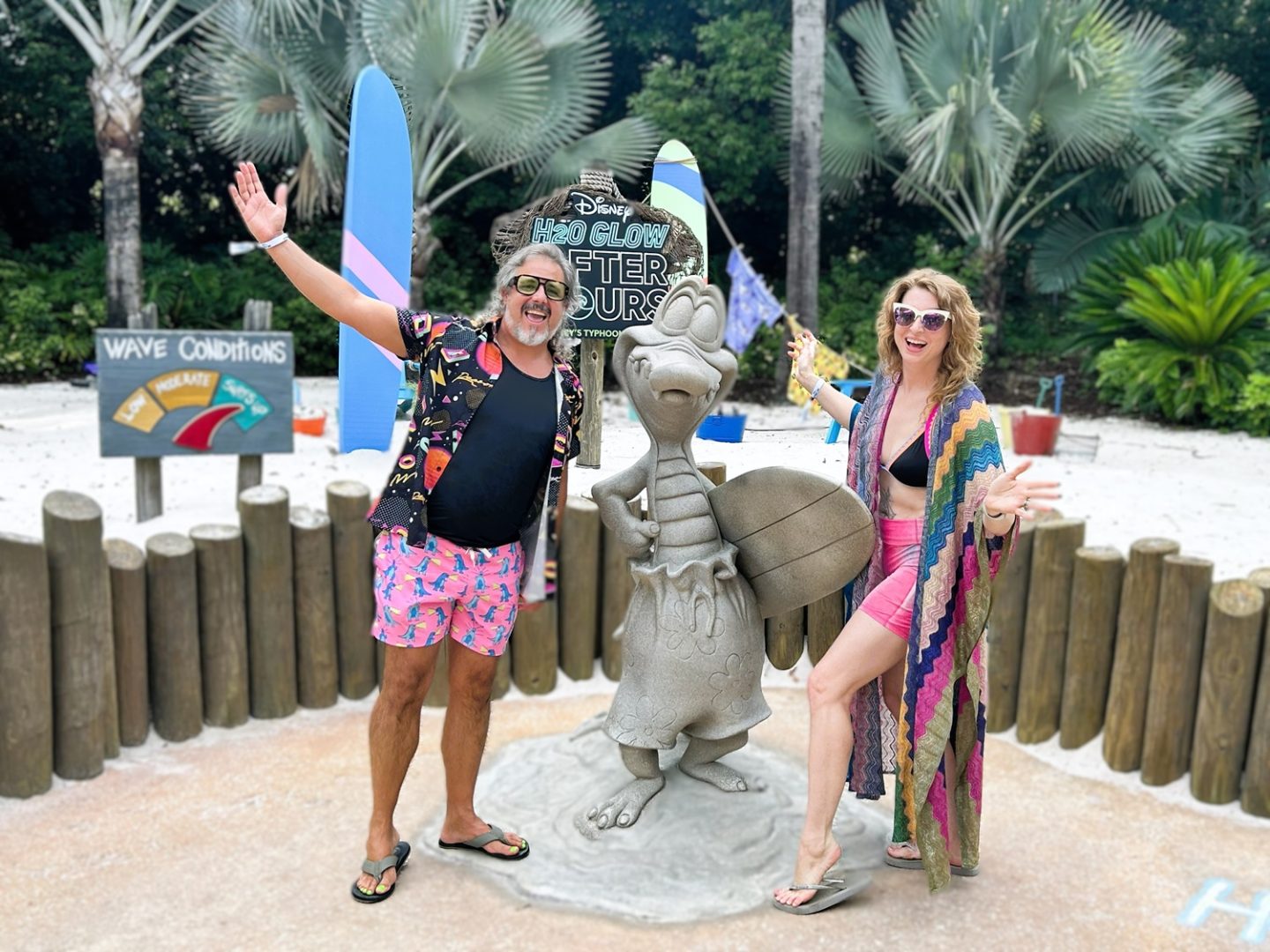 H20 Glow 2026 Typhoon Lagoon Review Rain Blanken