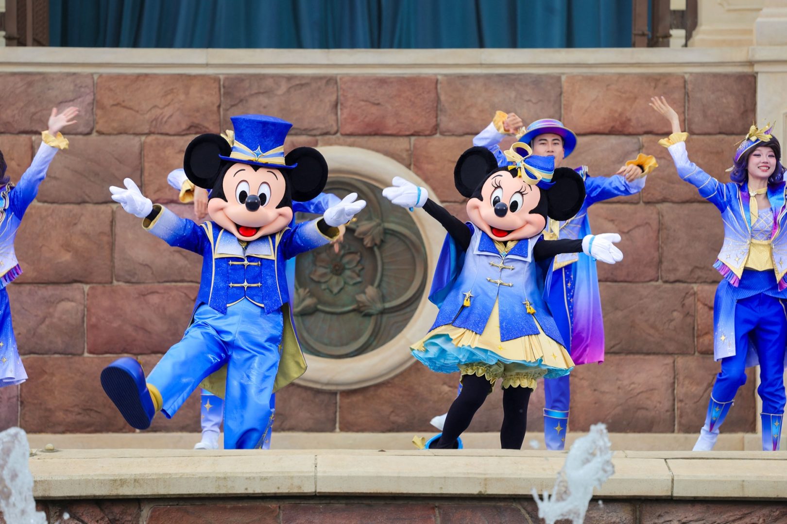 Shanghai-Disneyland-Resort-Anniversary