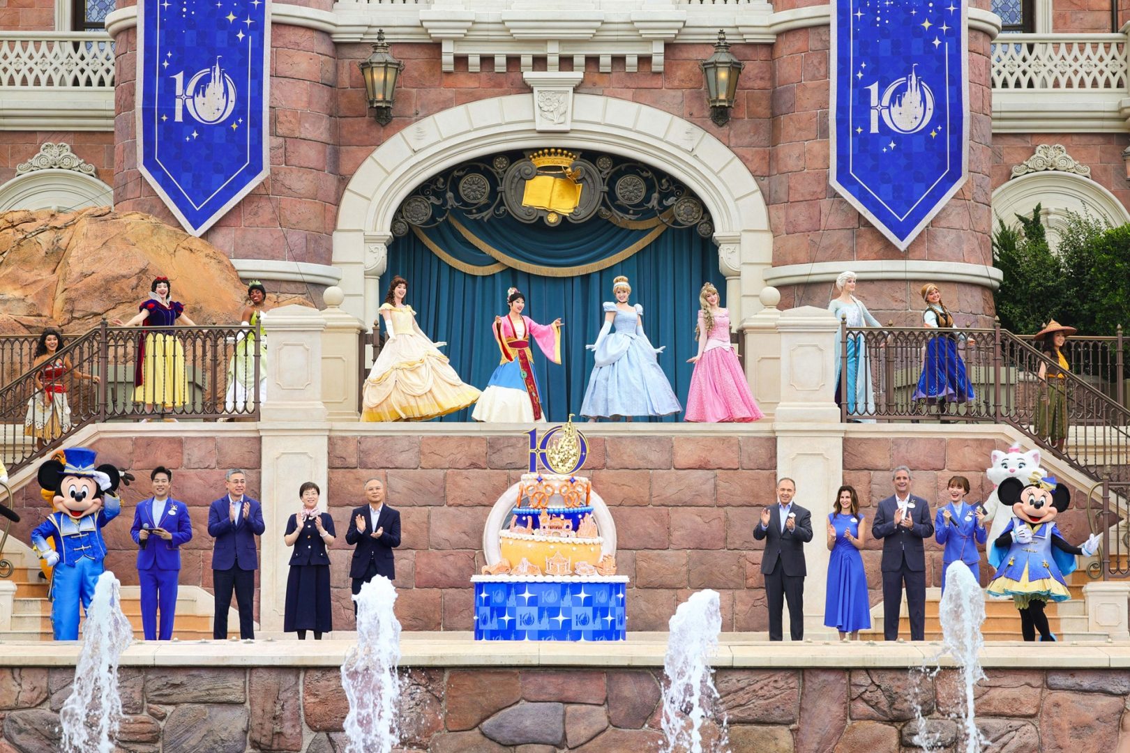 Shanghai-Disneyland-Resort-Celebration