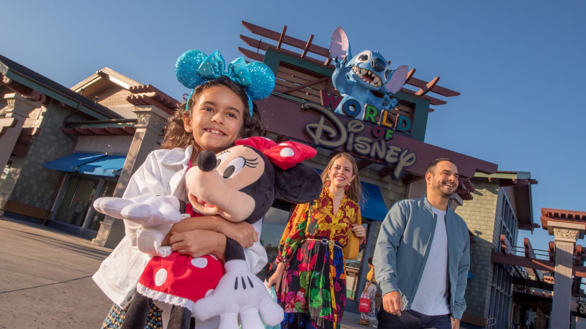 Stitch at Disney Springs