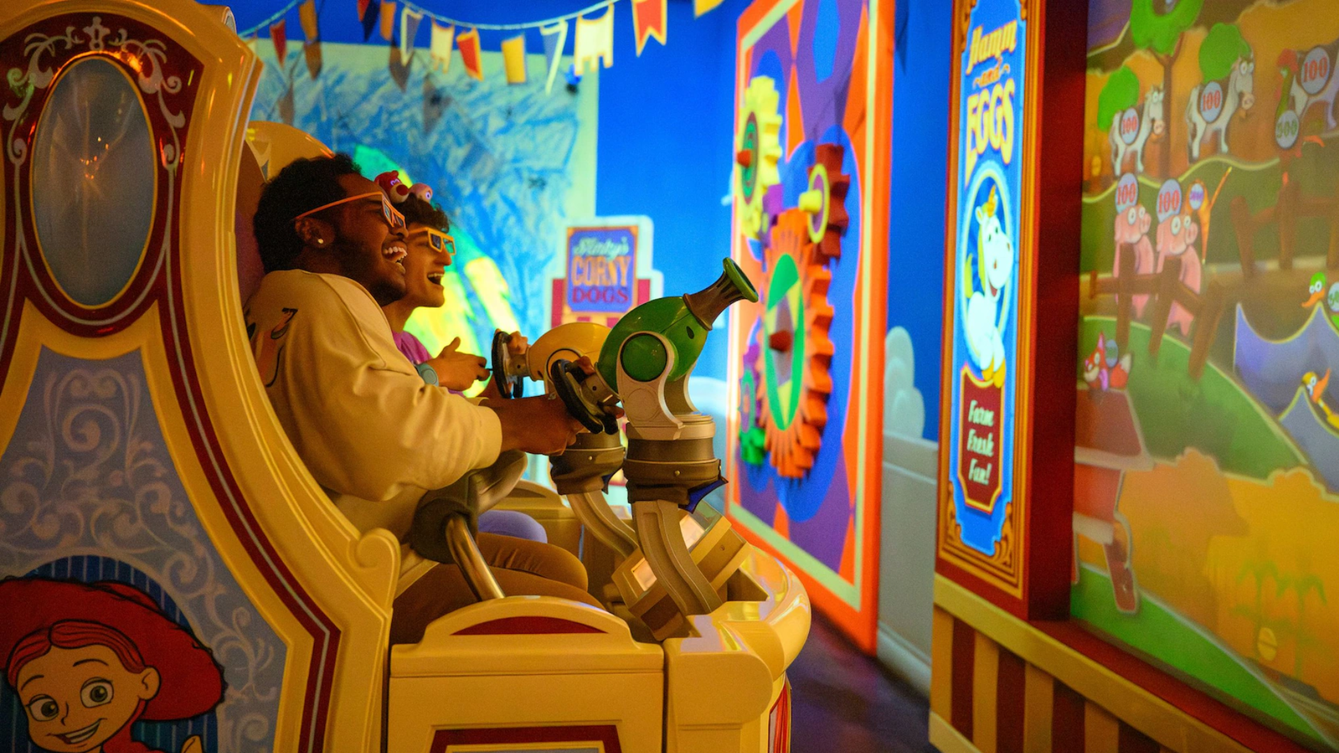 Toy Story Midway Mania - Hamm and Eggs