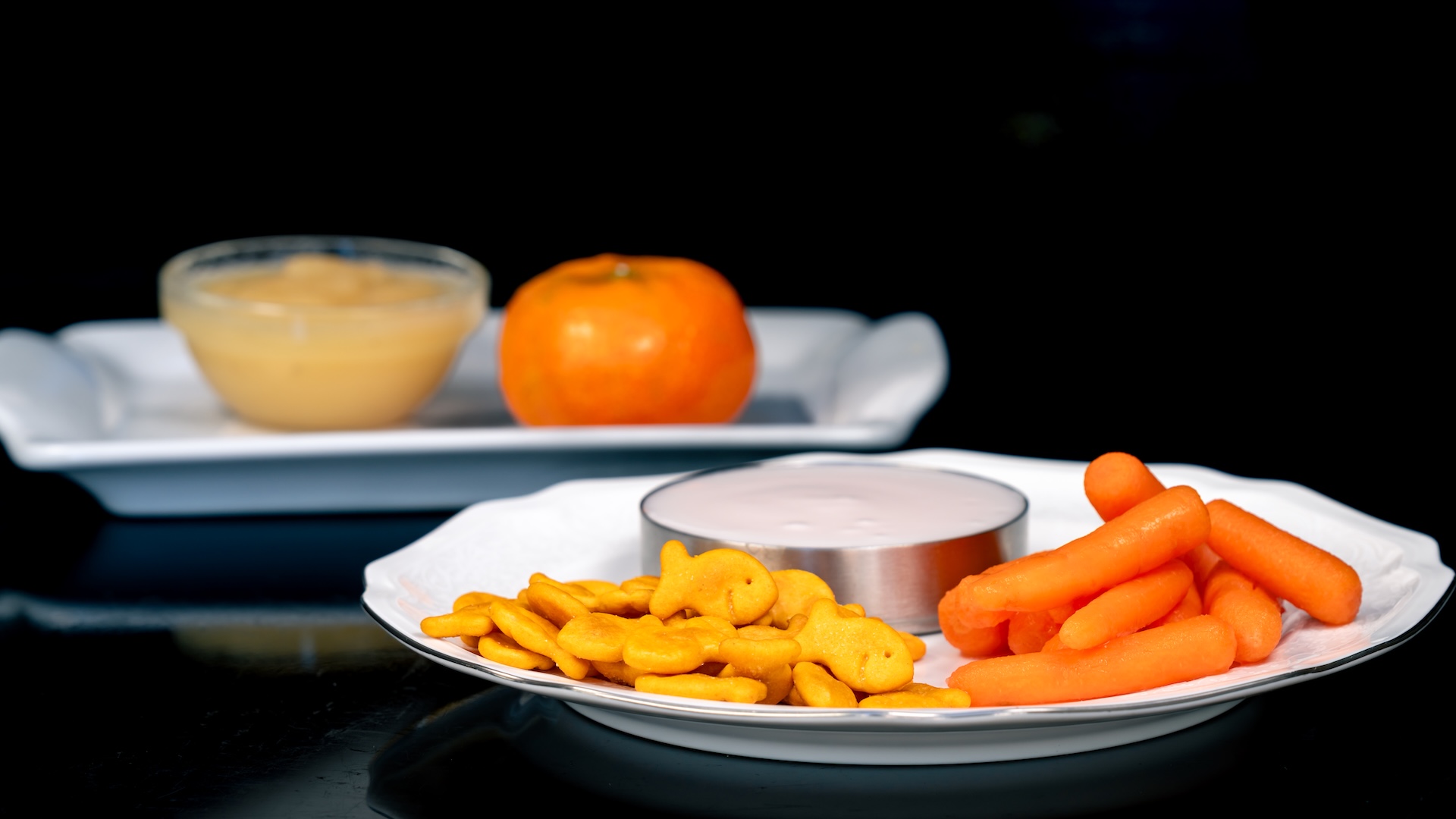 Disneyland Kids Meals POWER Pack: A Cuties Mandarin Orange, applesauce, carrots, and whole grain 