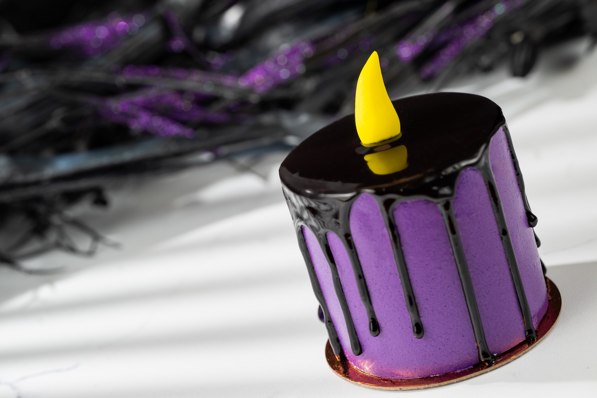 Candle Petit Cake: Black velvet cake with spiced berry jam, pumpkin ganache, and dark chocolate gla&ccedil;age (New)
