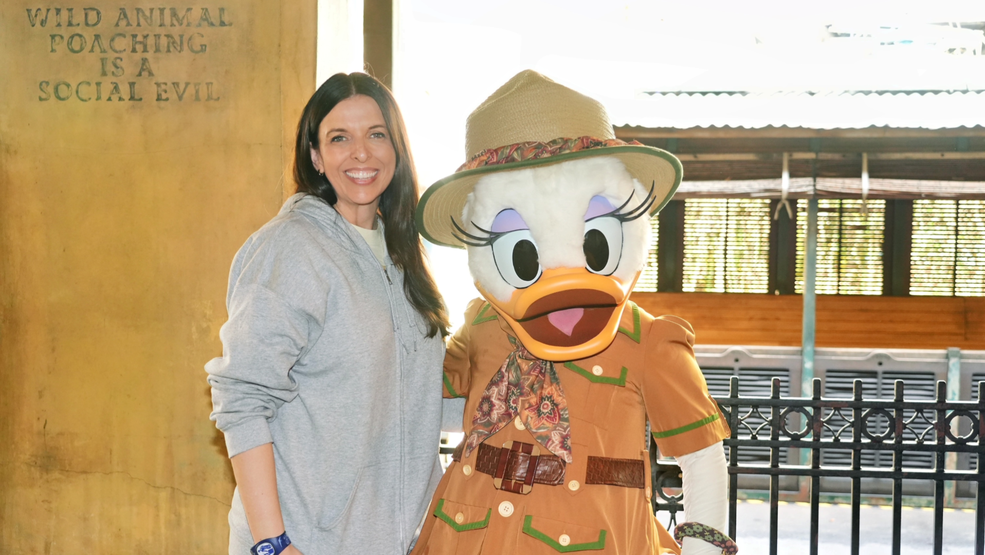 Disney's Animal Kingdom - Daisy Duck