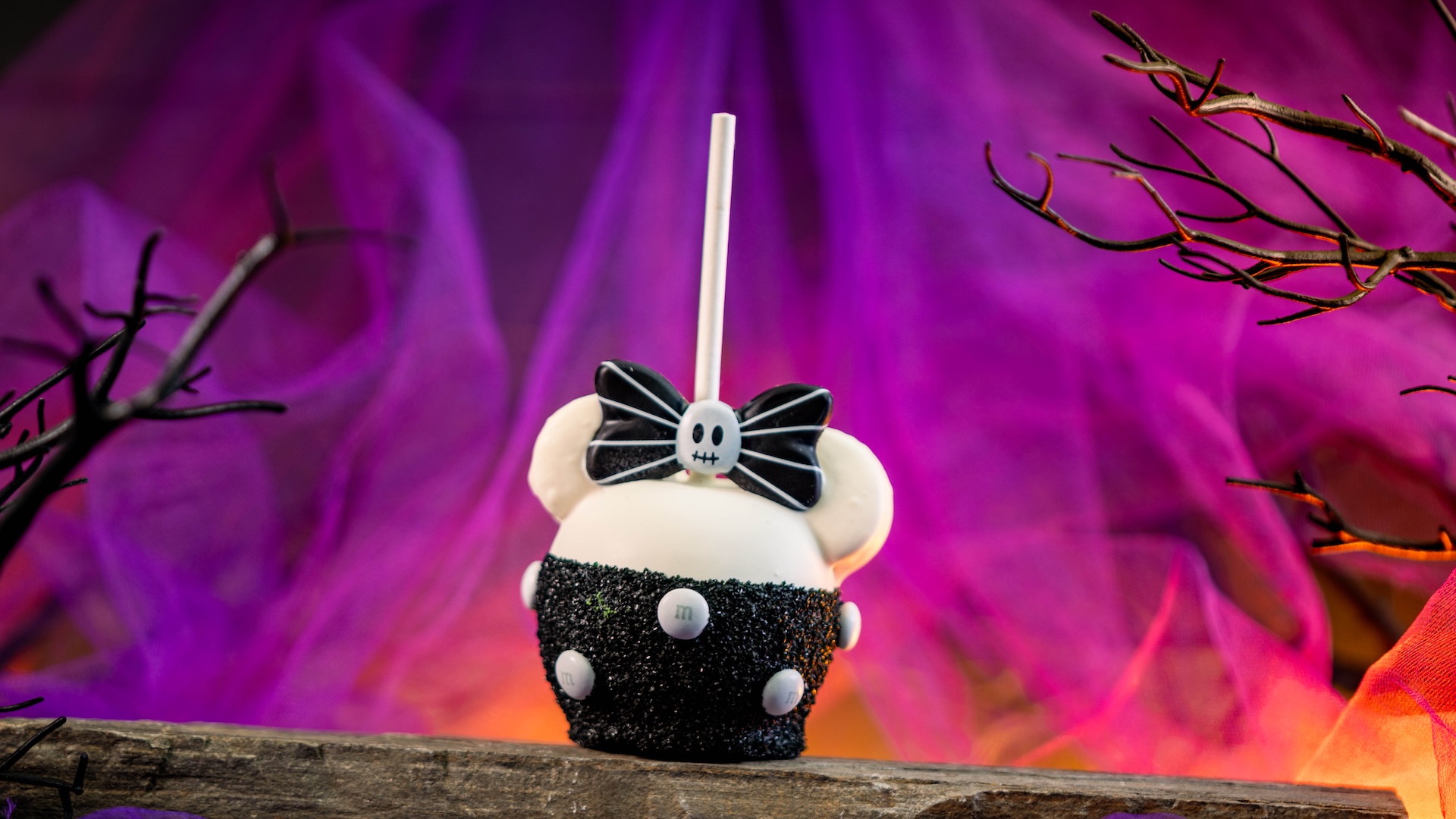 Minnie Skeleton Caramel Apple