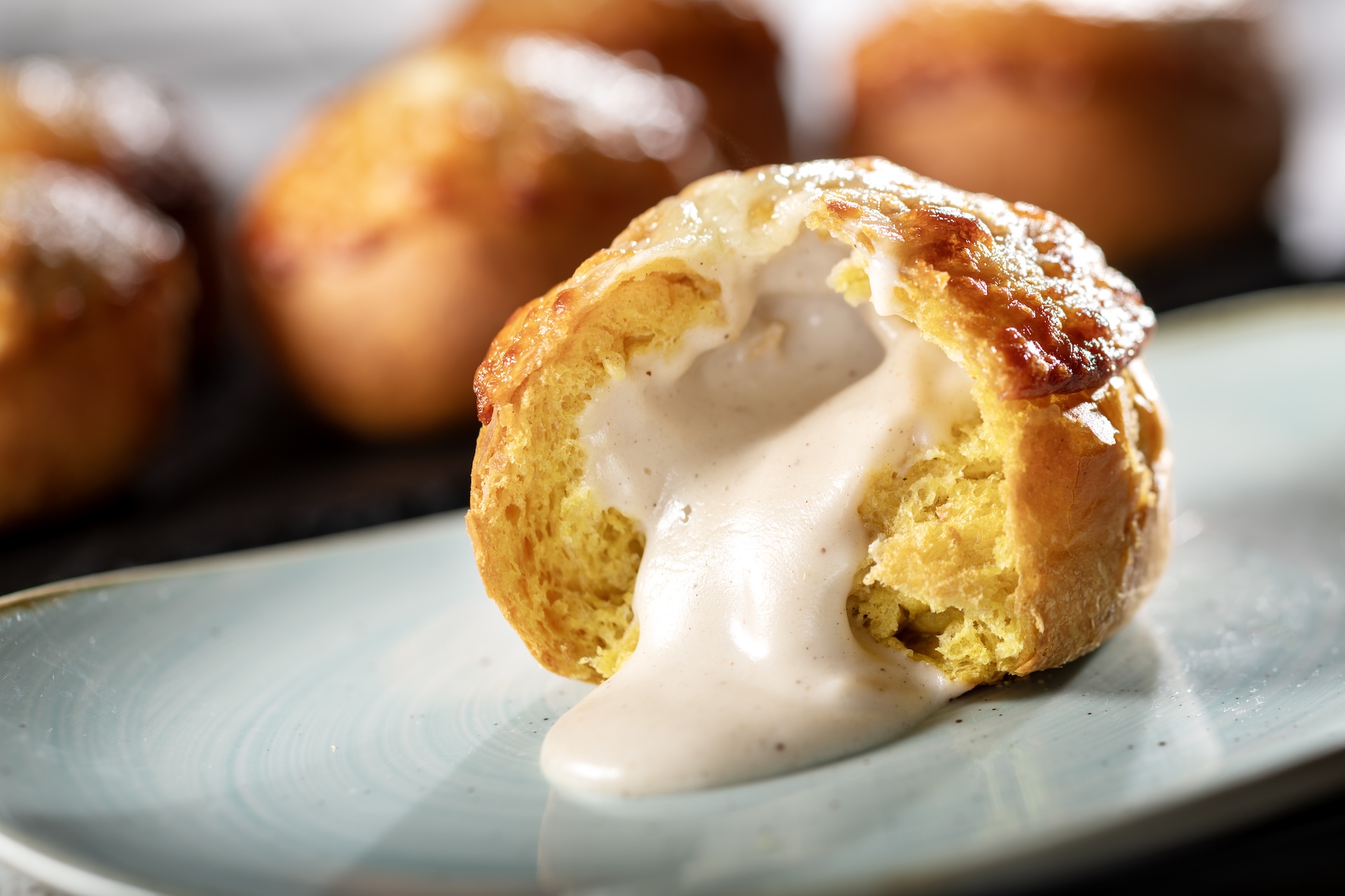 Brioche aux Epices avec une Garniture Mornay de Trois Fromages: Spiced brioche with a three-cheese mornay filling  