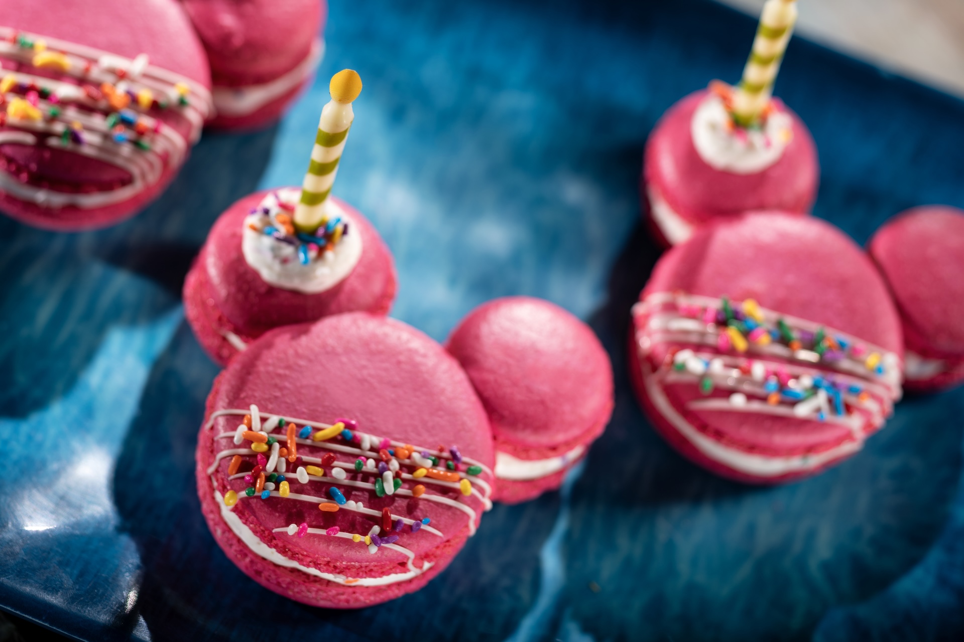 Mickey-shaped Celebration Macaron (New) 