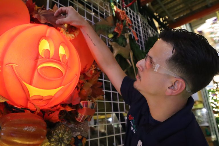 Disney&rsquo;s Holiday Services Halloween Decor Transformation at Disney World