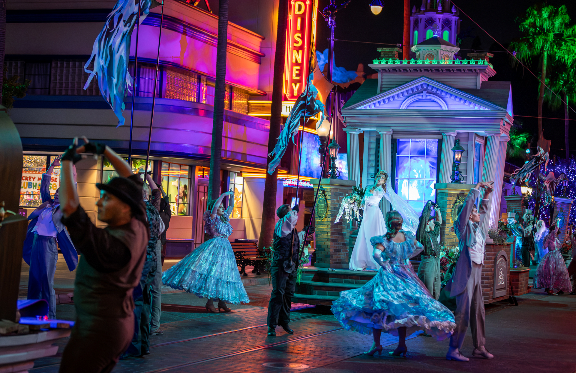 Swinging Wake at Oogie Boogie Bash