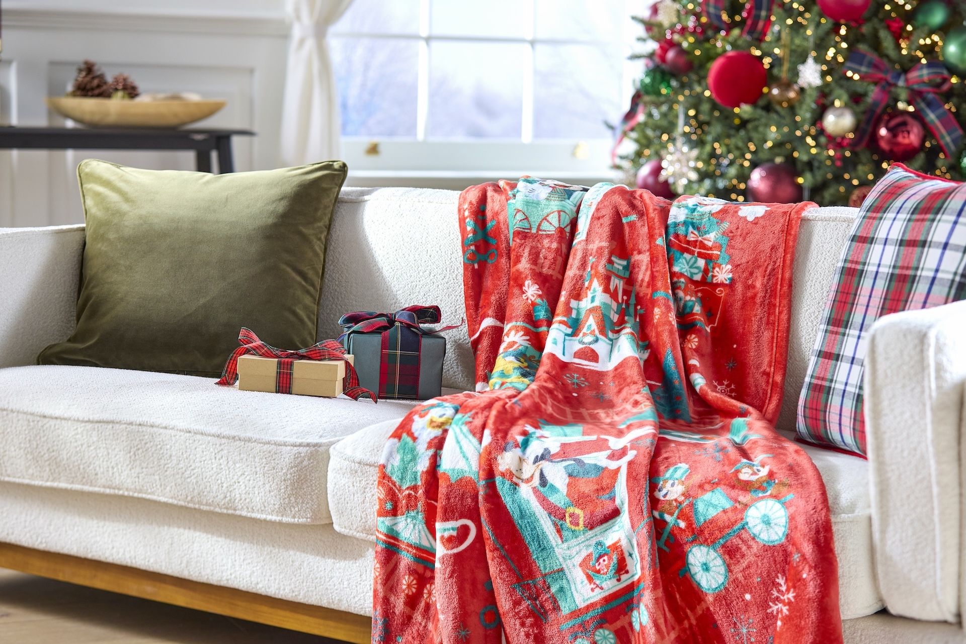 Mickey Mouse and Family Christmas Collection Blanket