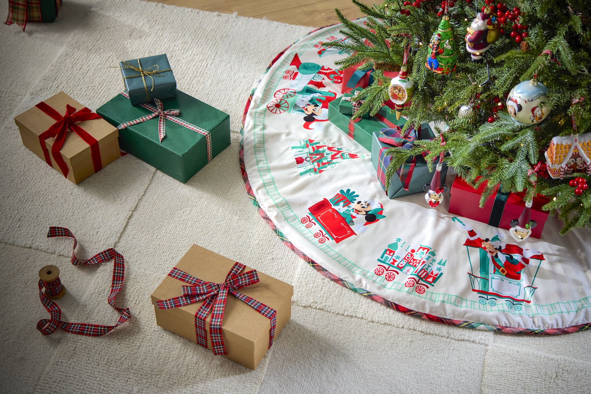 Mickey Mouse and Family Christmas Collection Tree Skirt