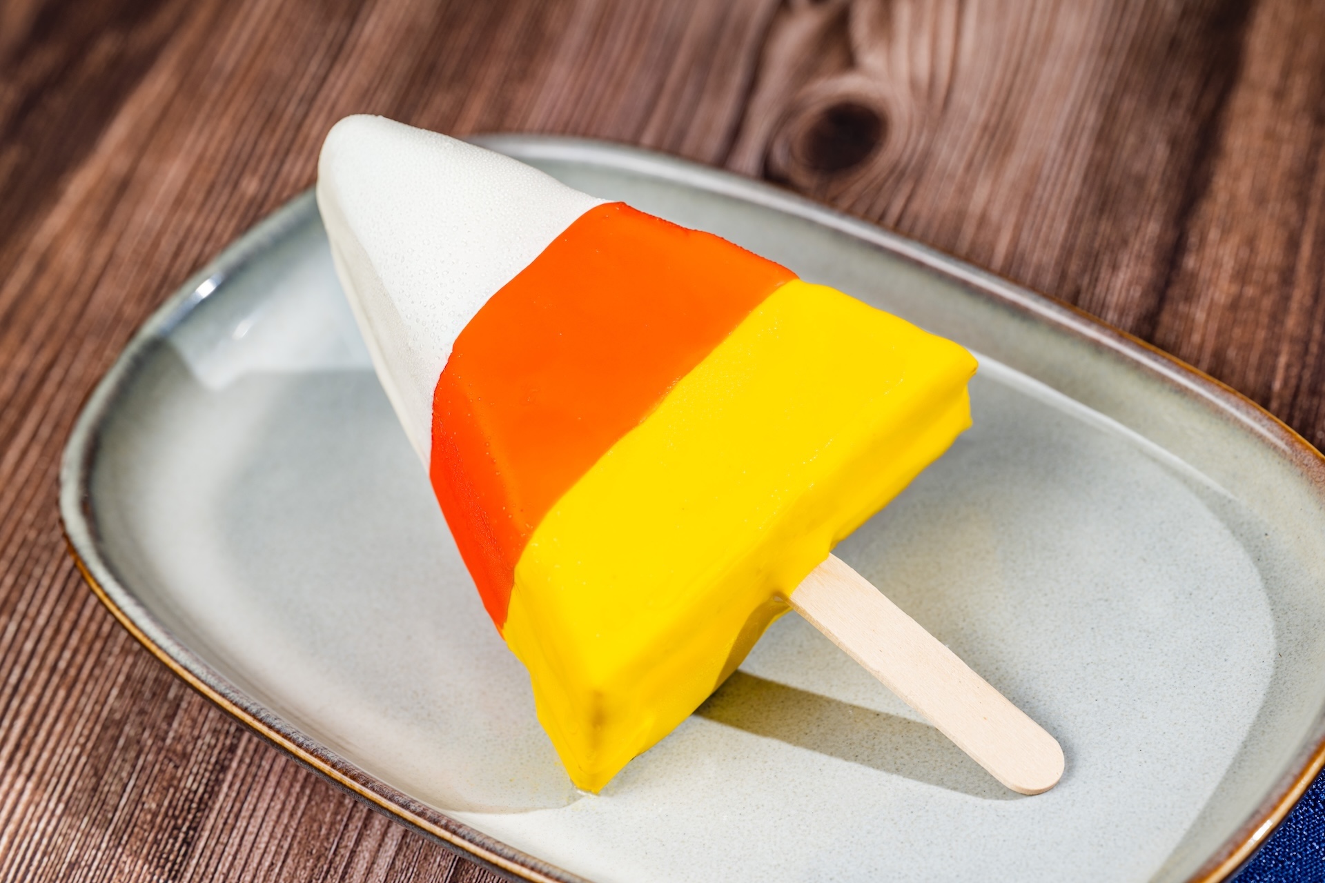 Candy Corn Pop: Spiced cheesecake with apple butter swirl and brown butter graham crackers dipped in white chocolate (New) 