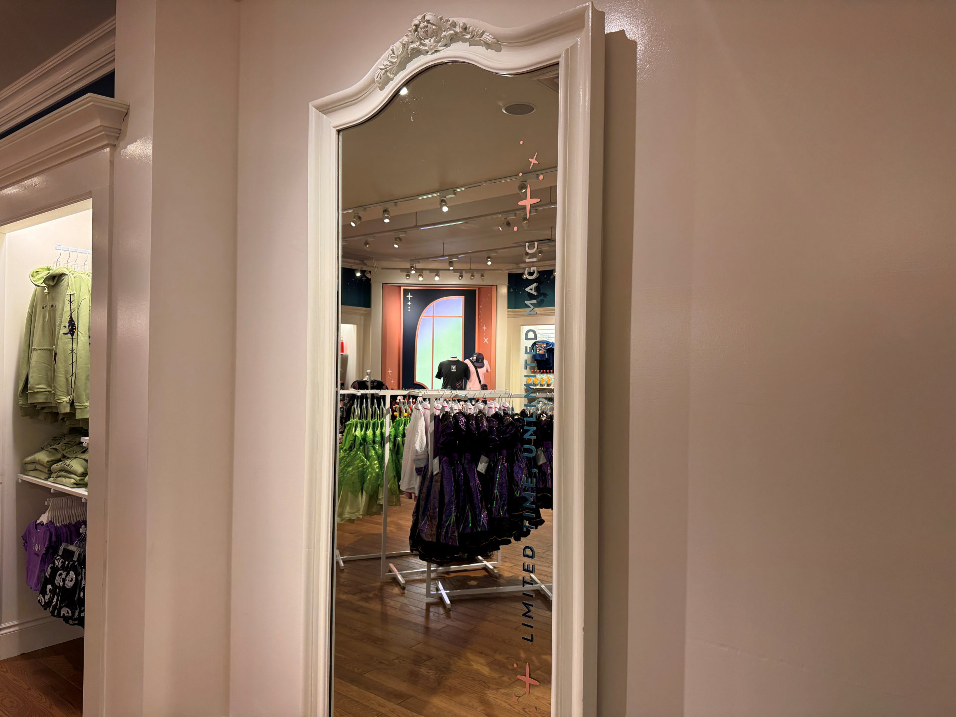 Disney Store New Jersey LT