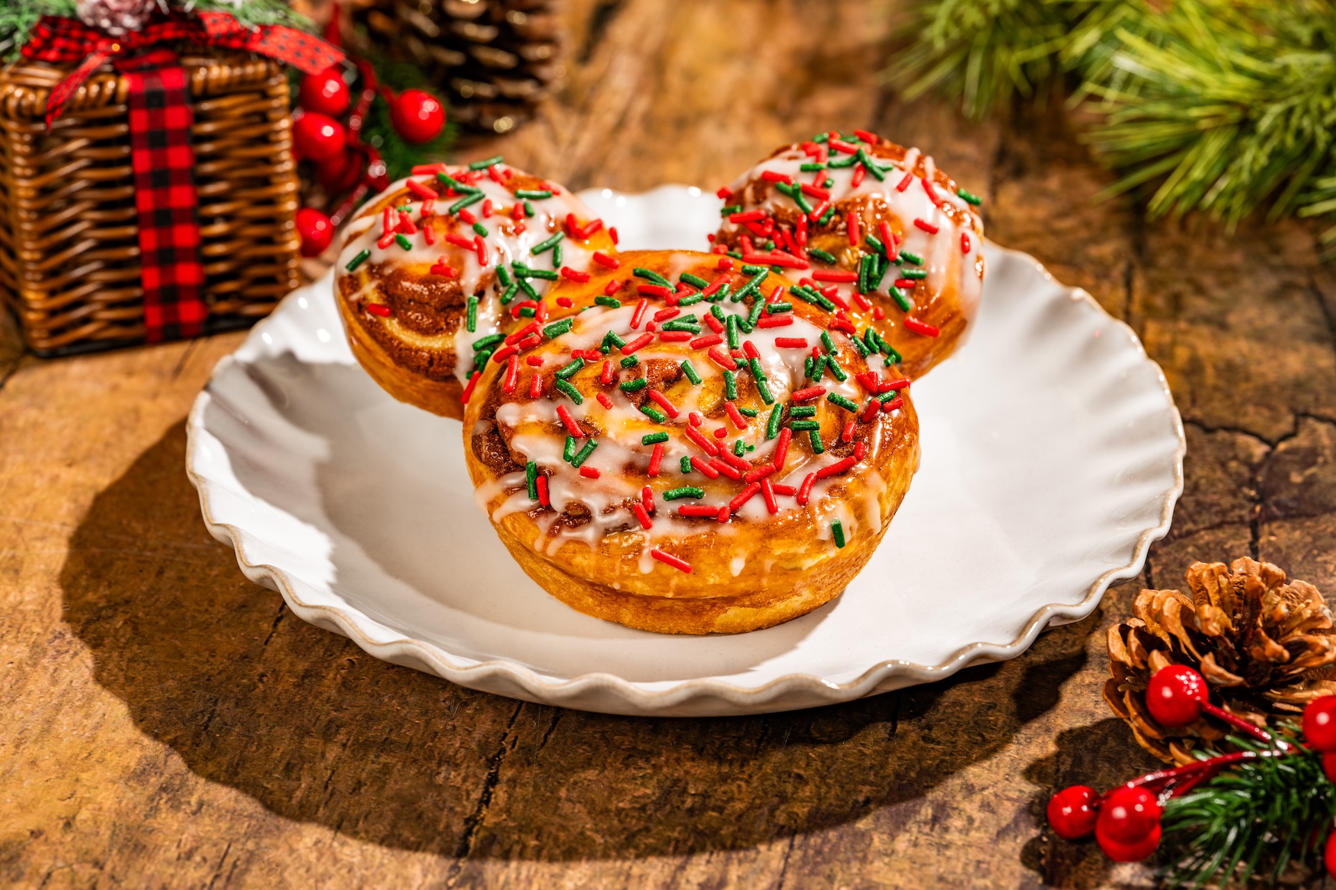 Mickey Cinnamon Roll with holiday-themed icing (Available during Mickey&rsquo;s Very Merry Christmas Party only) 