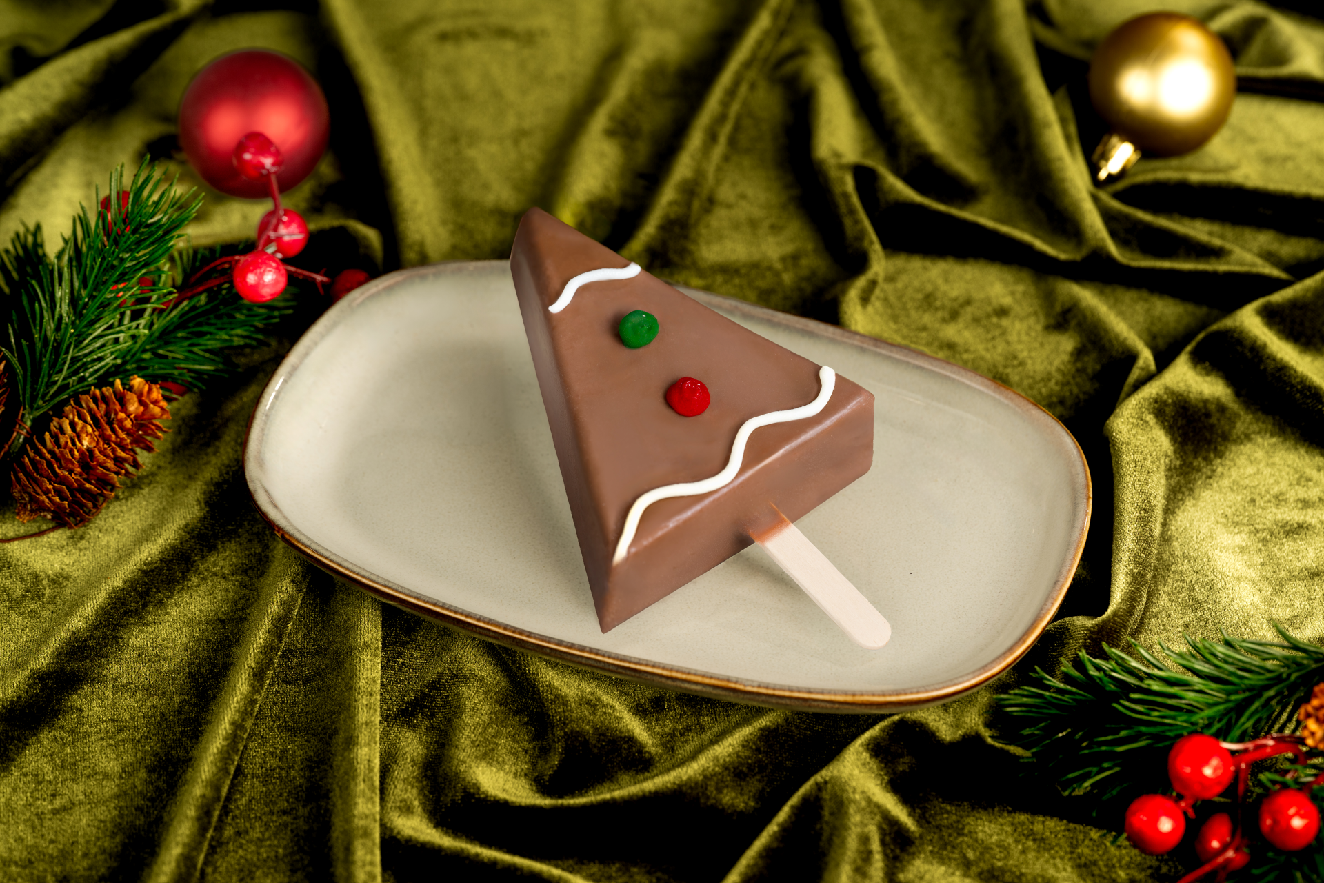 Gingerbread Cheesecake Pop