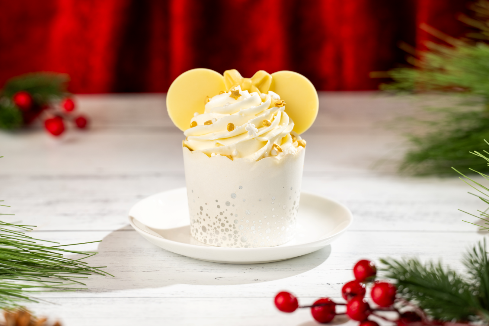 Minnie Mouse Holiday Cupcale