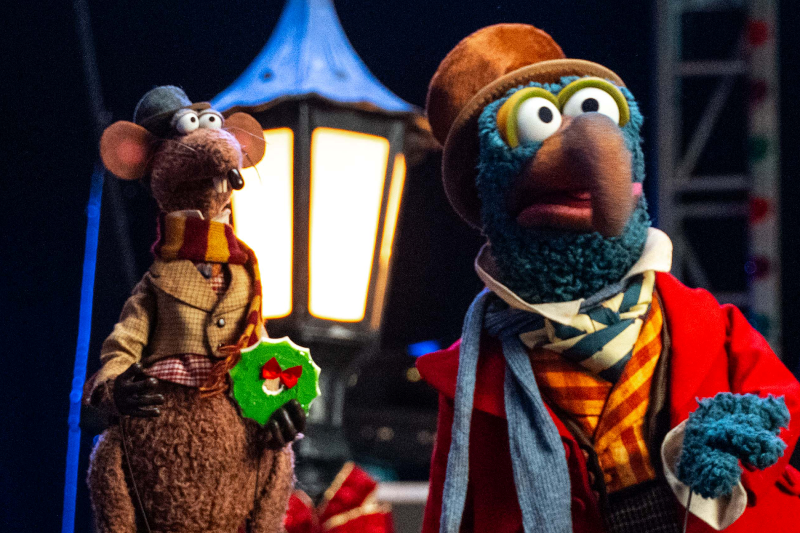 Rock N Roller Coaster - Gonzo and Rizzo