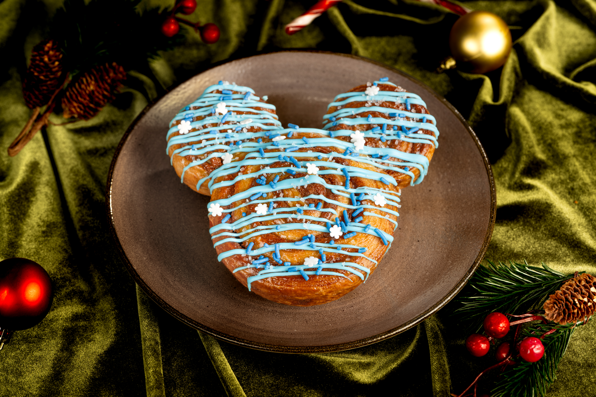 Snowflake Cinammon Roll